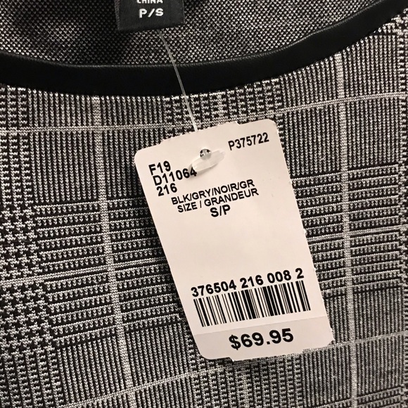 New! Le Chateau Check Print Jacquard Knit Top - Picture 6 of 6